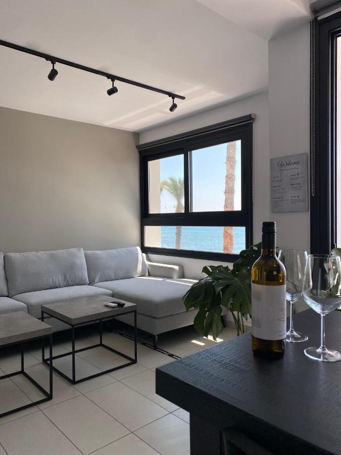 Sea La Vie #1 - Luxury Seaview Apartment Paphos Bagian luar foto