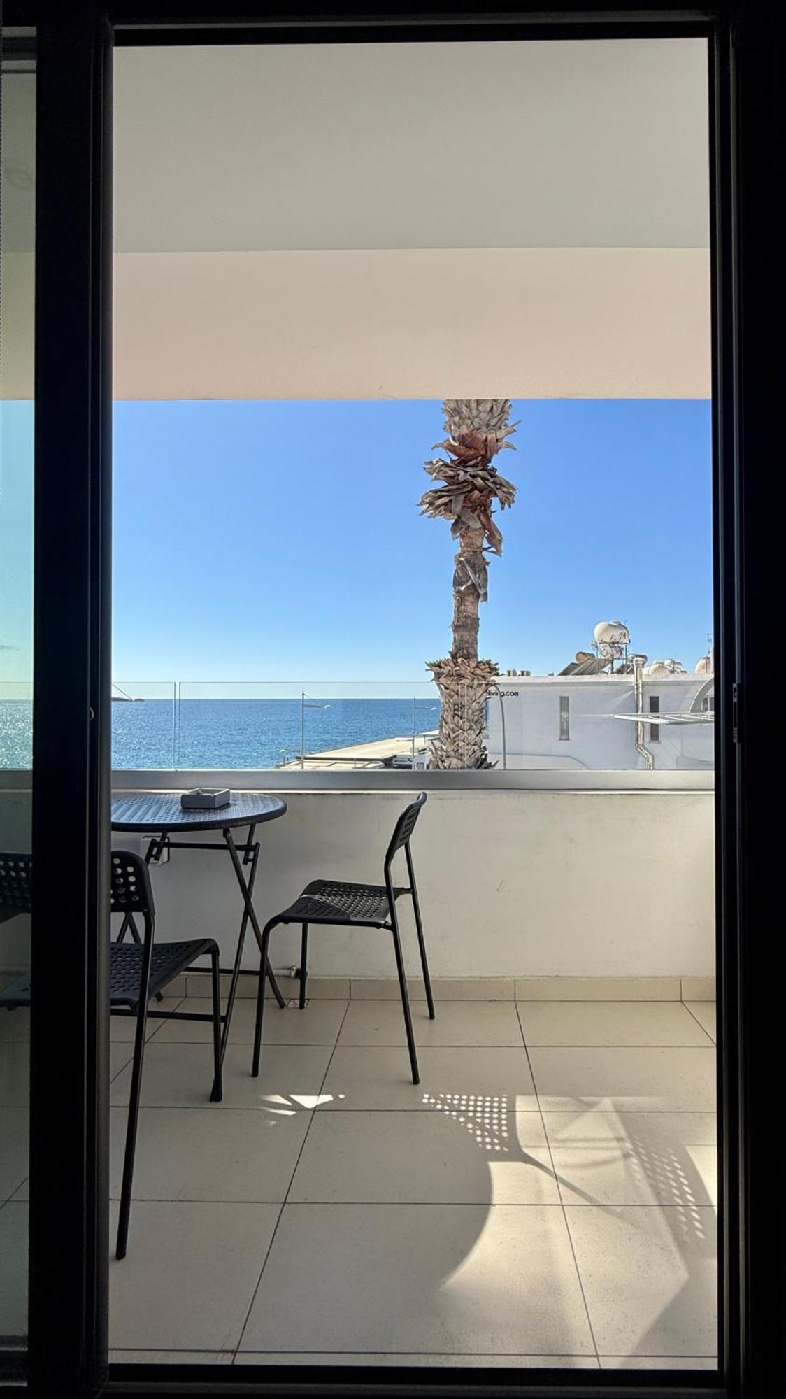 Sea La Vie #1 - Luxury Seaview Apartment Paphos Bagian luar foto